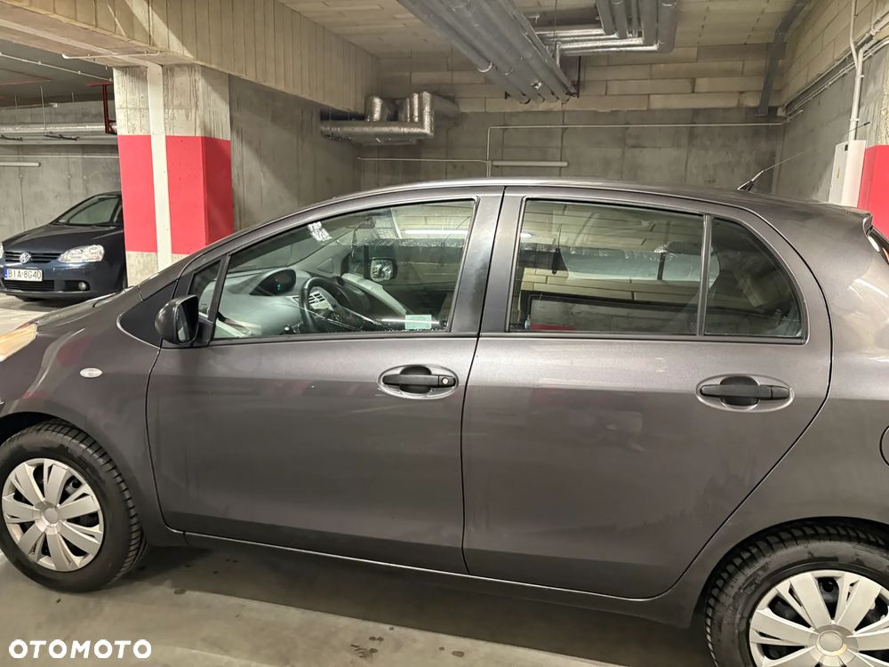 Toyota Yaris - 4