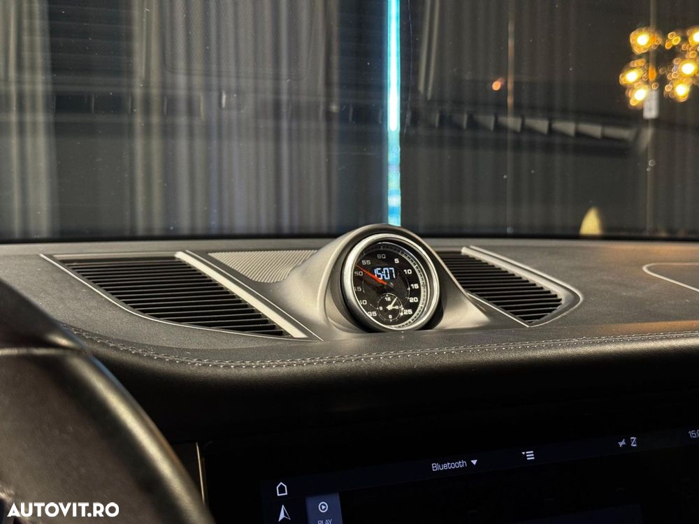 Porsche Macan Standard - 25