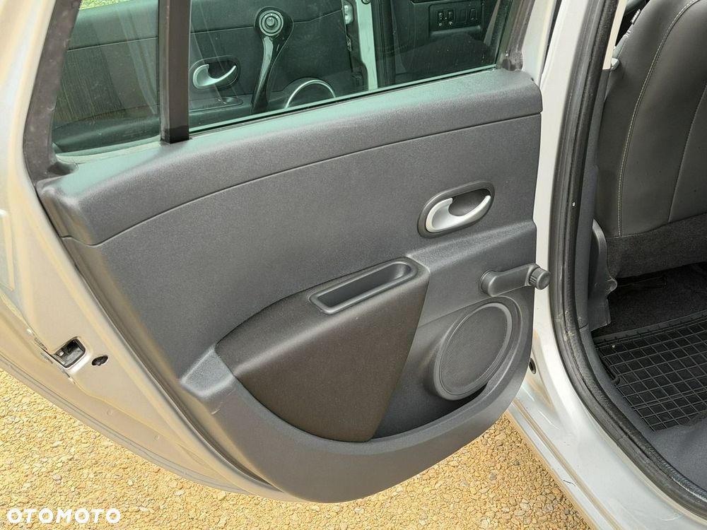 Renault Clio - 15