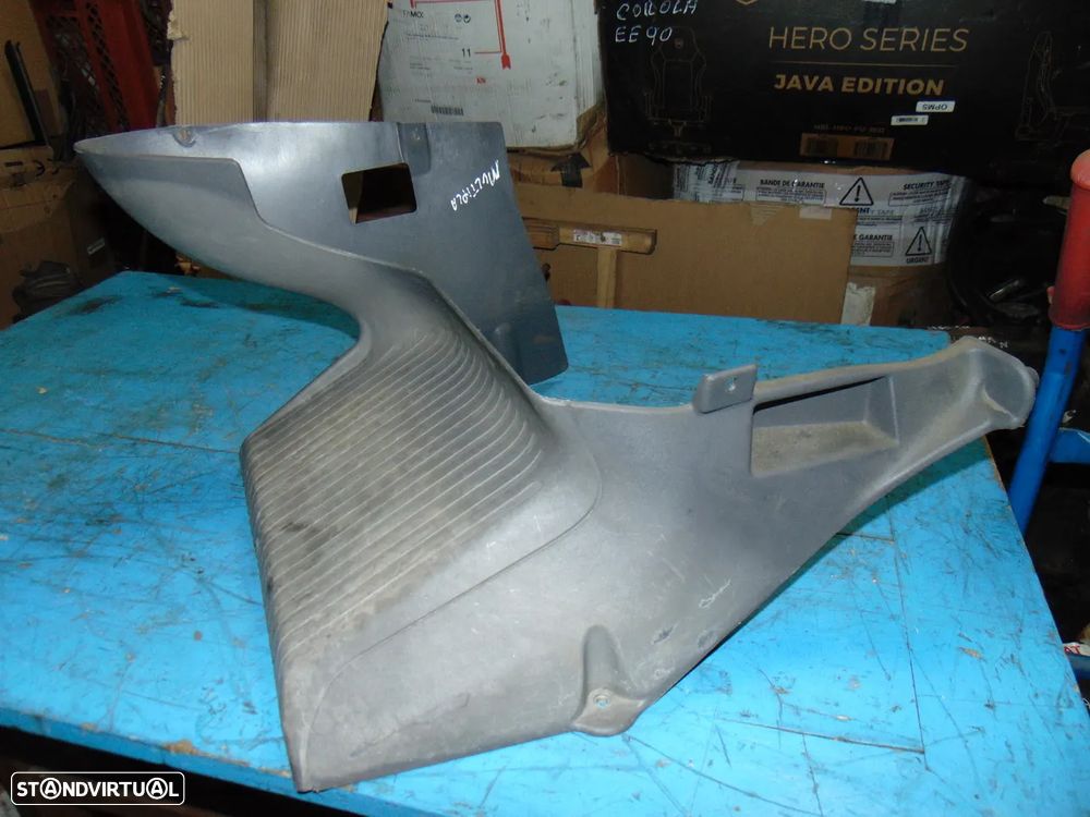 Fiat Multipla pousa pés - 2