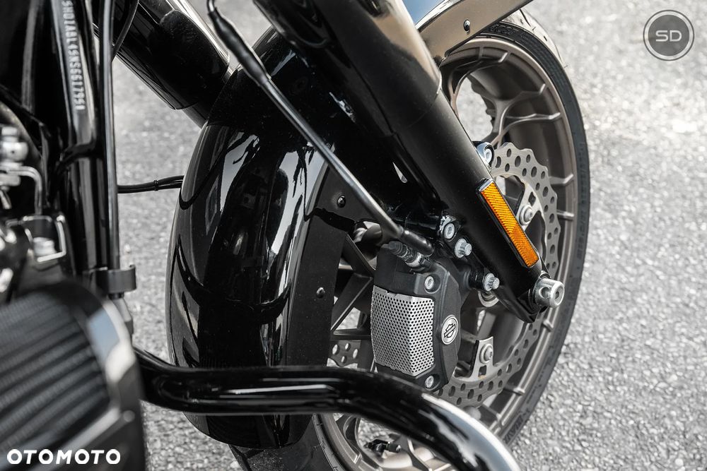 Harley-Davidson Touring Street Glide - 10