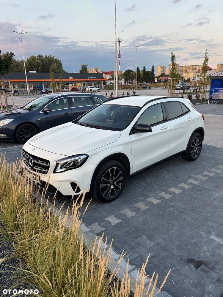 Mercedes-Benz GLA - 3