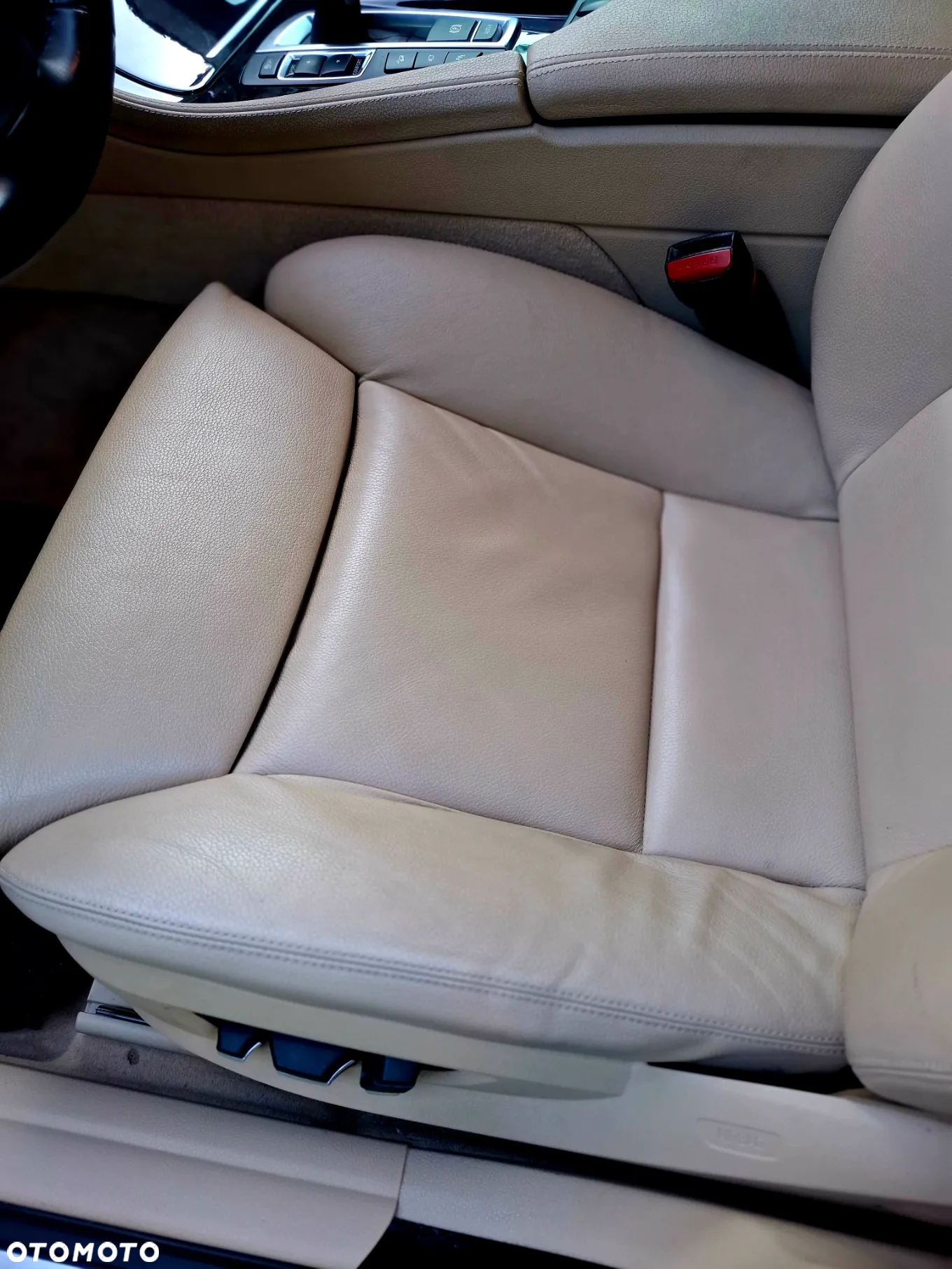 BMW Seria 5 550i - 10