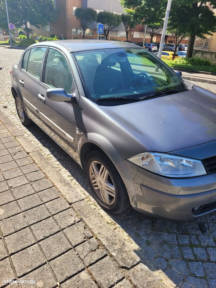 Renault Mégane 1.4 Confort Privilége - 11