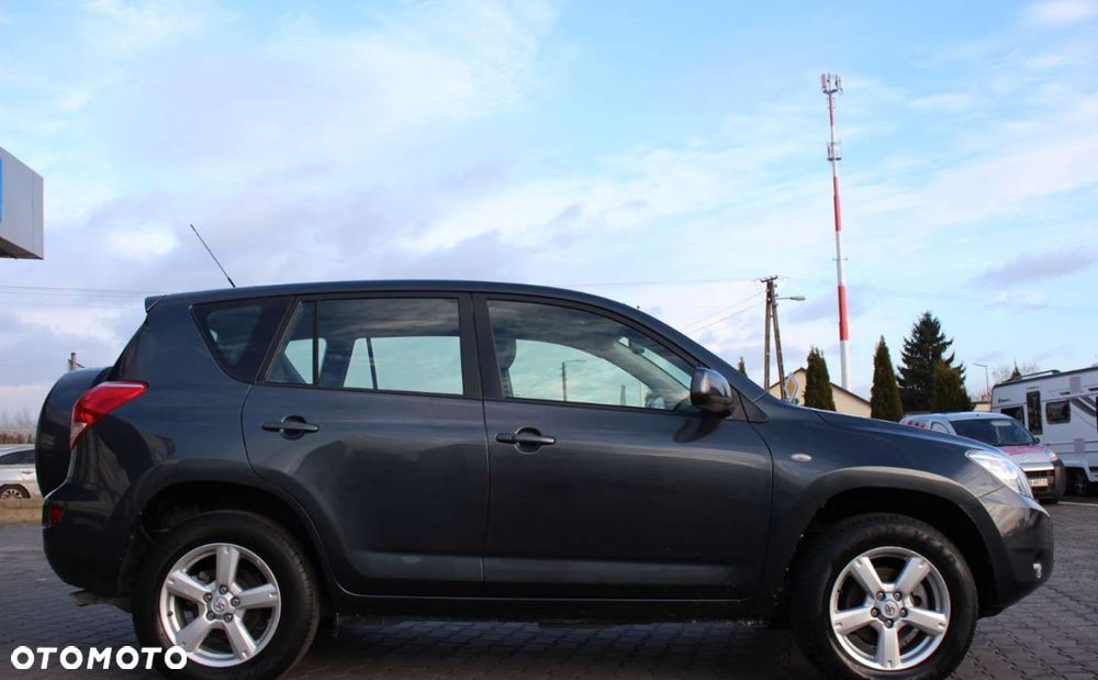 Toyota RAV4 - 4