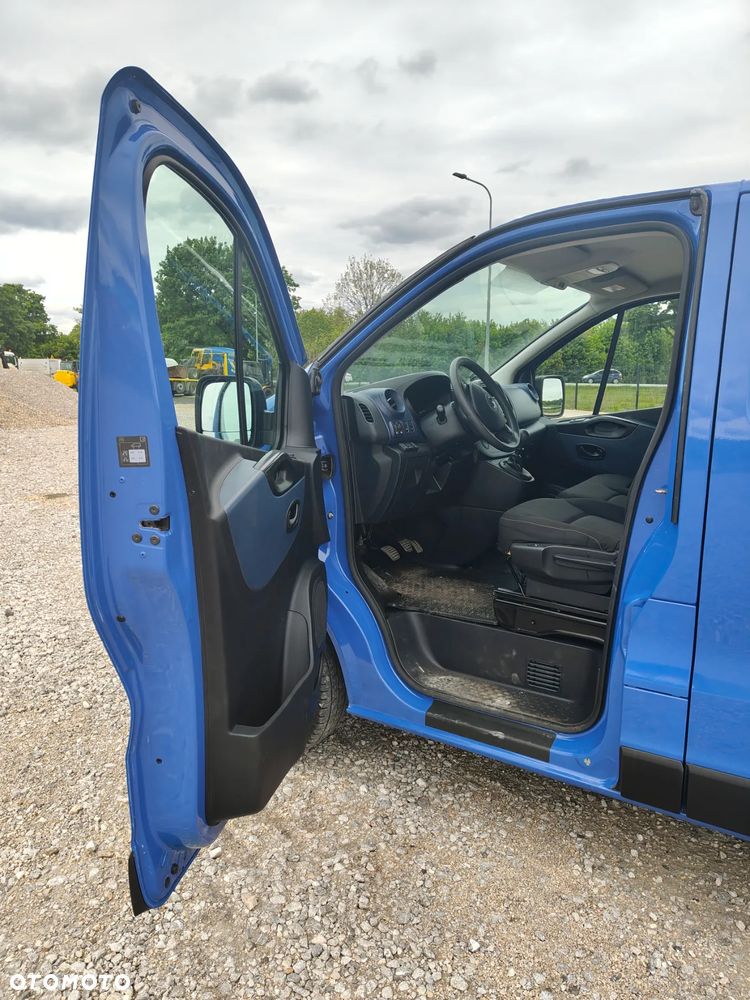 Opel Vivaro - 10