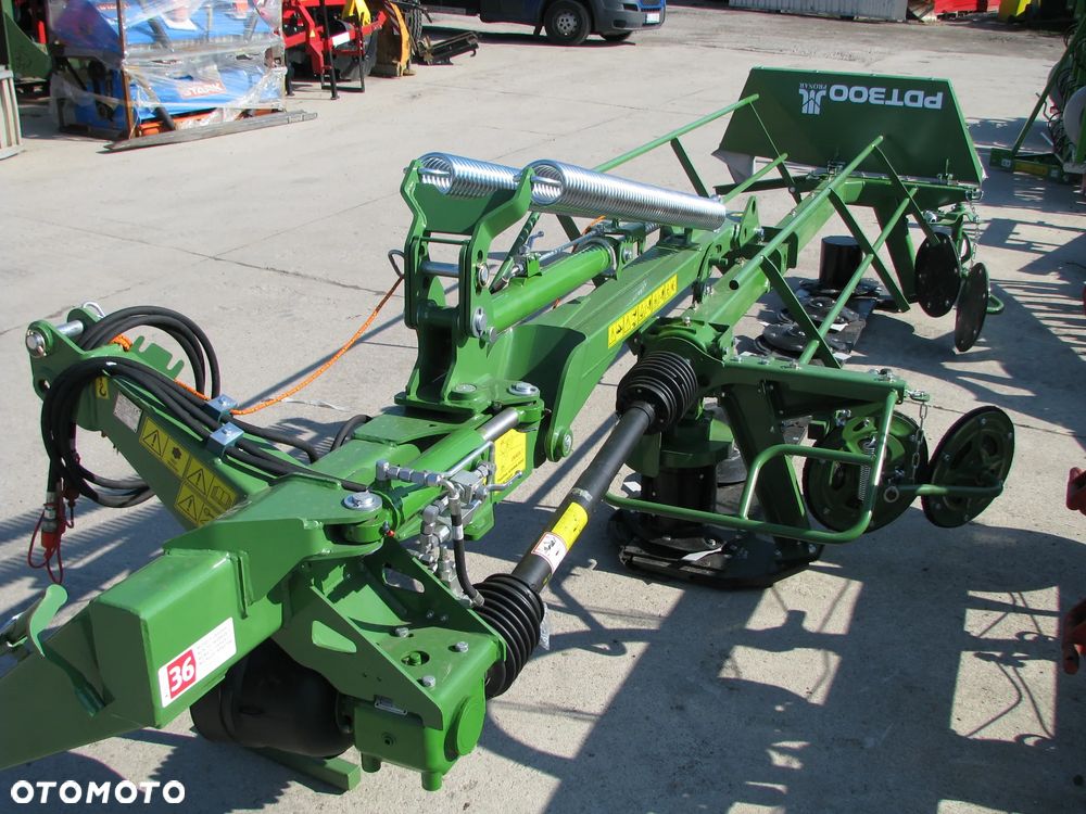 Pronar Kosiarka dyskowa Pronar PDT300, PDK220, KOWALSKI Z030/1, Z030/2, Z030/3, Kosiarka rotacyjna 1,65-1,85-2,1m Kowalski, Tad-Len, Wirax, Lisicki,(hydrauliczne i z roztrząsaczem pokosów), Kosiarka bijakowa-mulczer 1,55-1,6-1,75-1,95-2,0m Kowalski, Grass-Rol, Stark, Pomarol (przesów hydrauliczny, pentagraf, do koszenia rowów) Kosiarka sadownicza-rozdrabniacz 1,2-1,4-1,6-1,8-2,0m Tad-Len, Ditta-Seria - 4