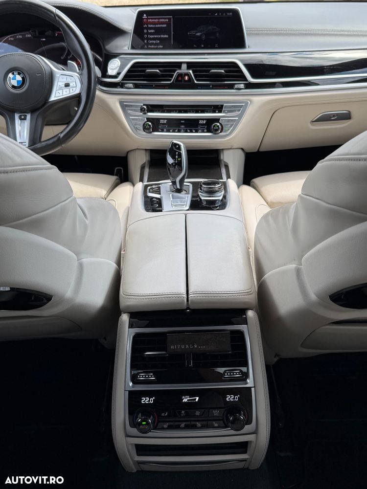 BMW Seria 7 750i xDrive - 34