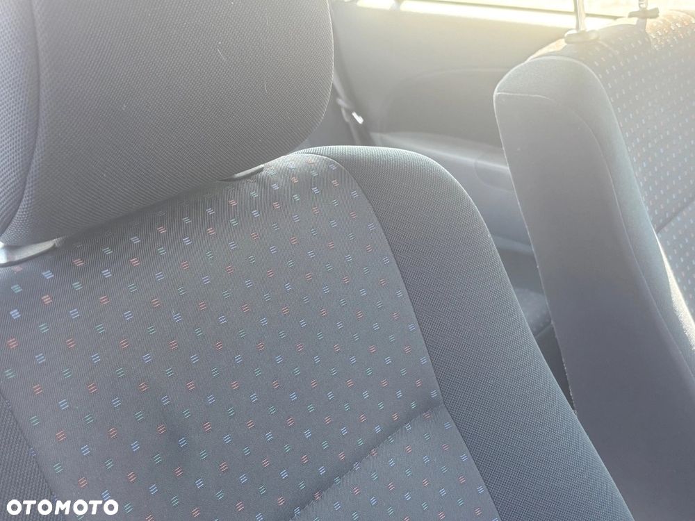 Daihatsu Sirion 1.3 - 9