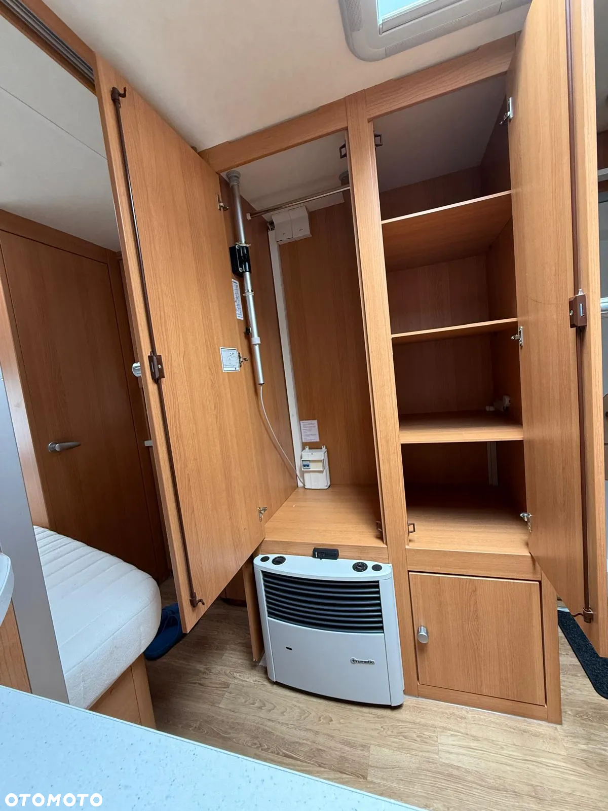 KNAUS 500 - Zobacz FILMIK! Nowy mover, markiza kasetowa Thule, bagażnik Thule, łóżko FROLI - 21