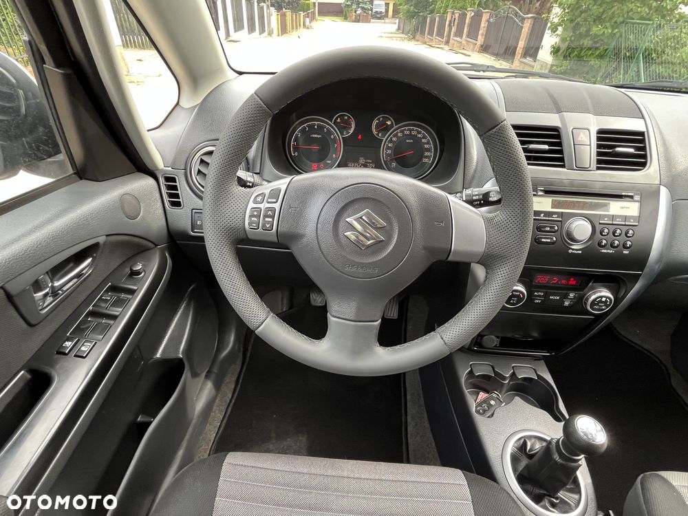 Suzuki SX4 1.6 VVT 4x2 City - 17