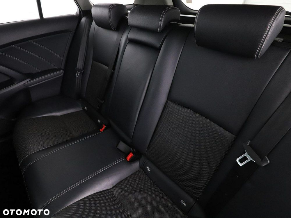 Toyota Avensis 2.0 D-4D Prestige - 17