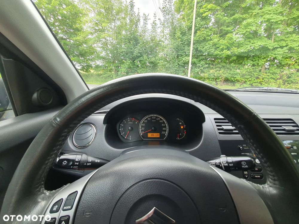 Suzuki Swift 1.3 GS / Premium 4WD - 13