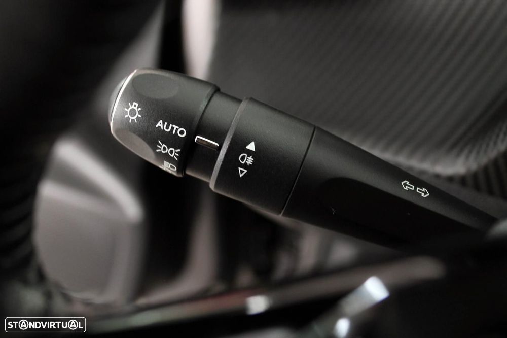 Peugeot 208 1.2 PureTech Allure - 28