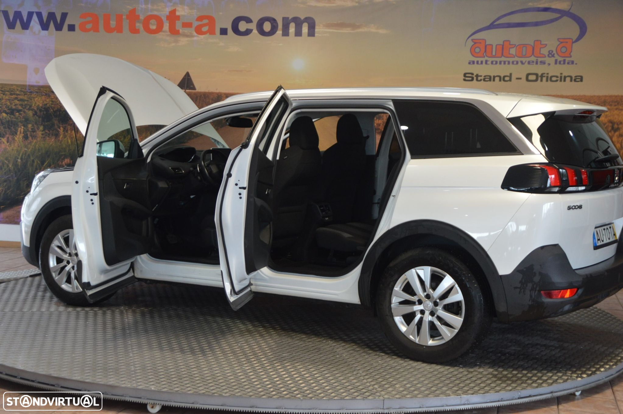 Peugeot 5008 1.2 PureTech Allure EAT6 - 11