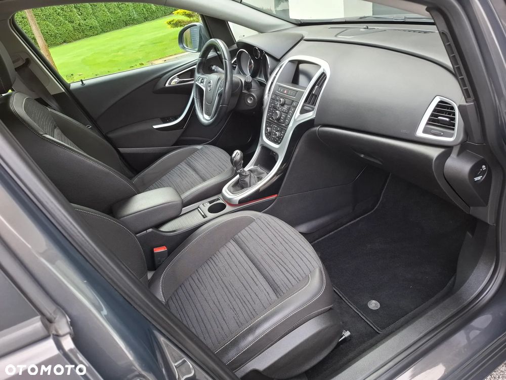 Opel Astra IV 1.4 T Cosmo - 20