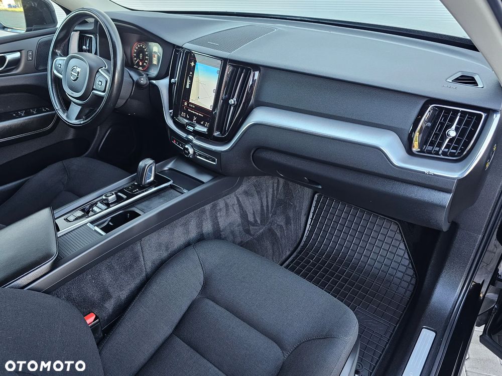Volvo XC 60 B4 D Geartronic Momentum Pro - 33