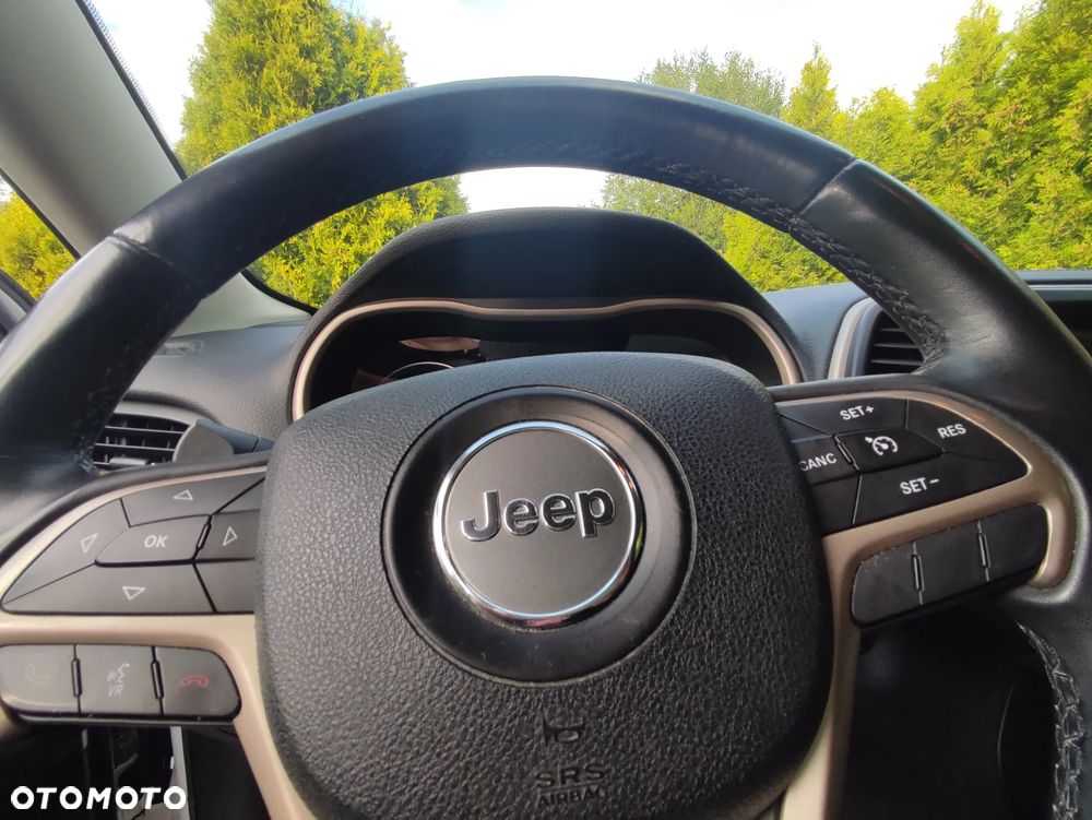Jeep Cherokee - 27