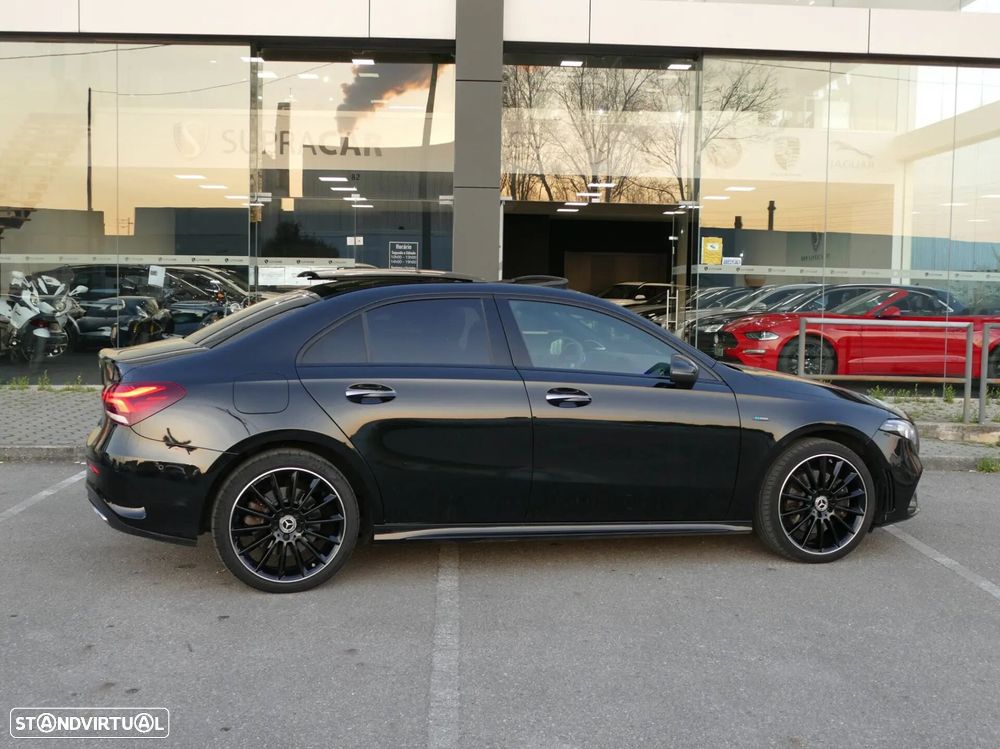 Mercedes-Benz A 250 Limousine e AMG Line - 19