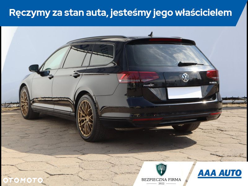 Volkswagen Passat - 5