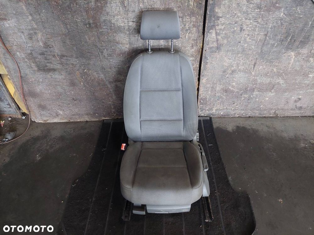 FOTEL LEWY PRZÓD KIEROWCY MAZDA 3 I BK HB 5D - 1
