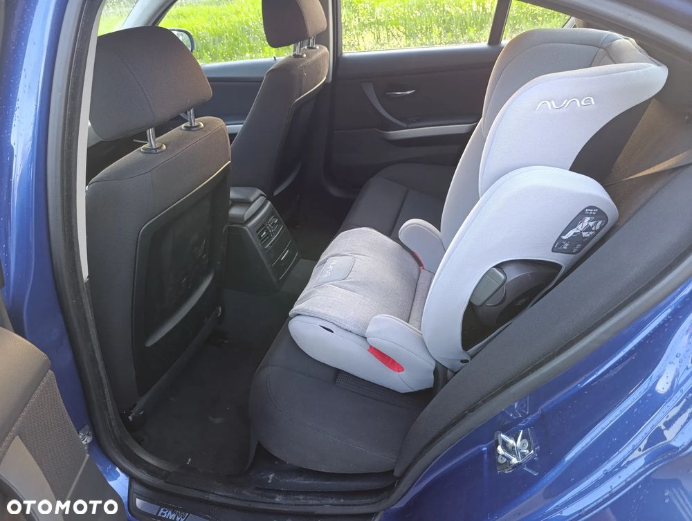 BMW Seria 3 318I 2008 photo 3