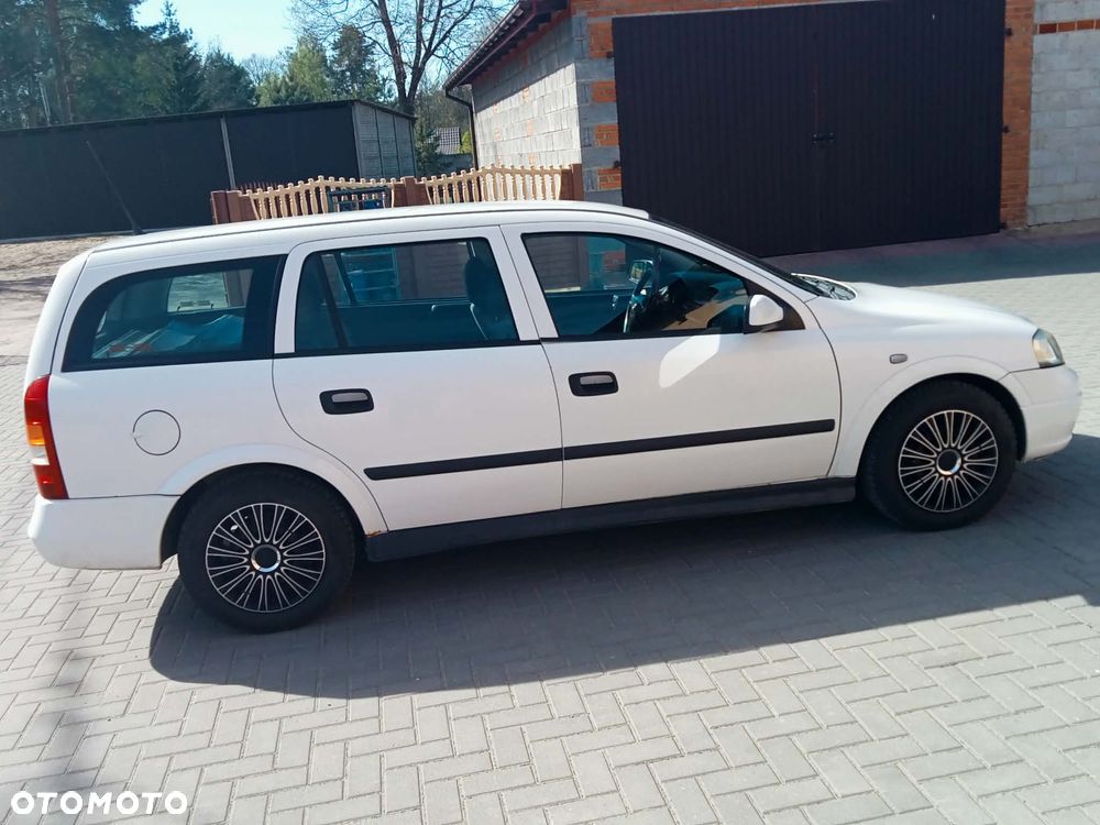 Opel Astra 1.7 CDTI - 9