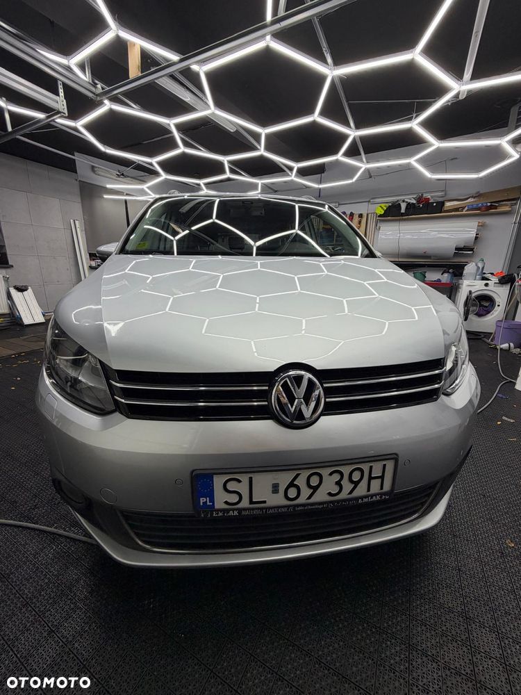 Volkswagen Touran - 1