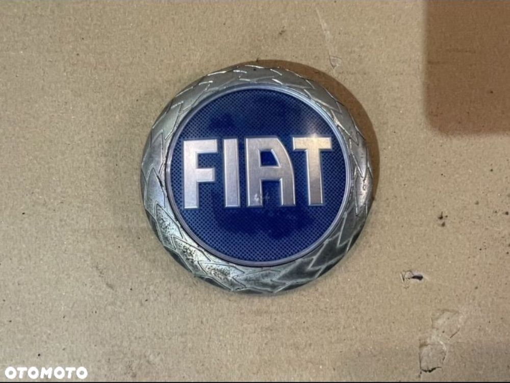 Emblemat znaczek tylnej klapy Fiat Punto 2 II lift - 1