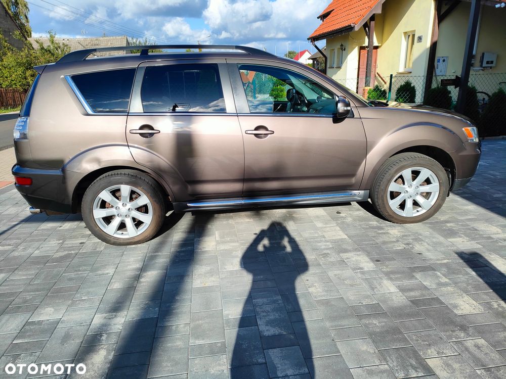 Mitsubishi Outlander 2011 photo 3