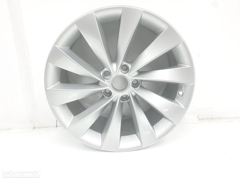 PNEU VOLKSWAGEN SCIROCCO 137 - 1