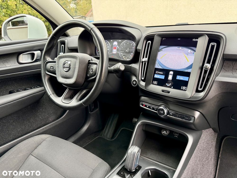 Volvo XC 40 T3 Momentum - 17