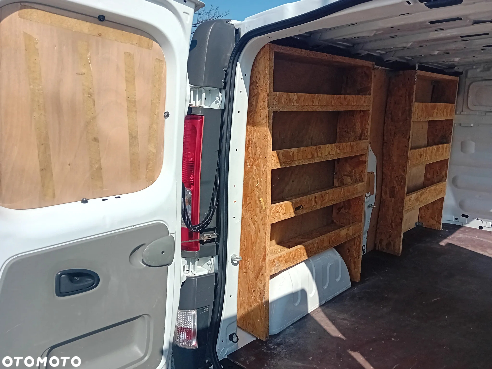 Opel Vivaro - 10