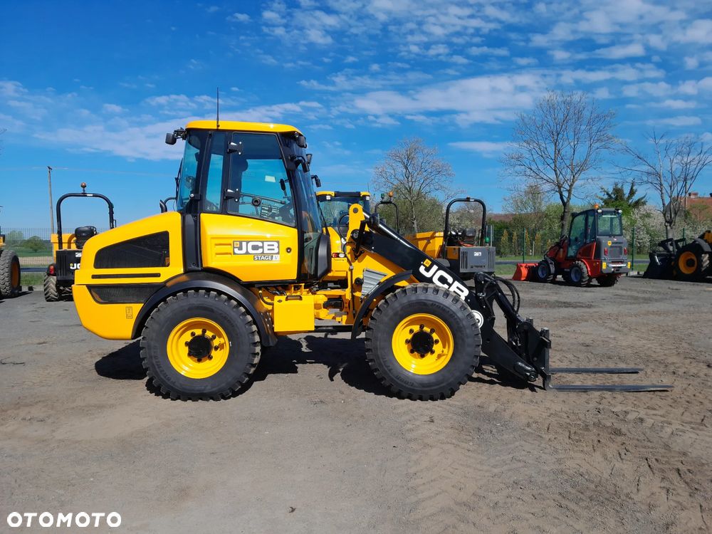 JCB 409 - 1