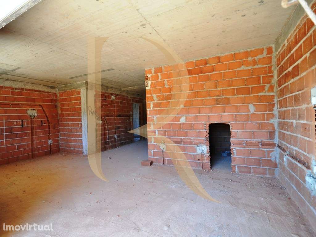 Apartamento T1 novo com elevador e arrecadação em Vale de Milhaços ... - Grande imagem: 2/9