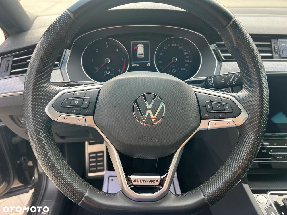 Volkswagen Passat Alltrack 2.0 TDI SCR DSG 4Motion - 16
