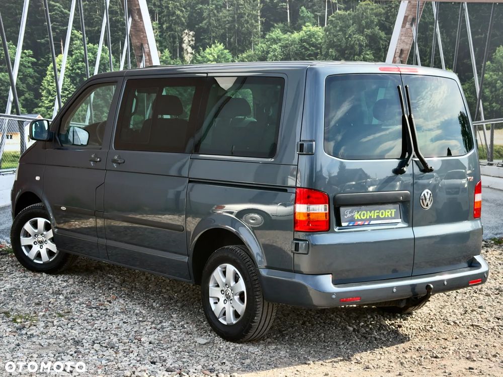 Volkswagen Caravelle - 11