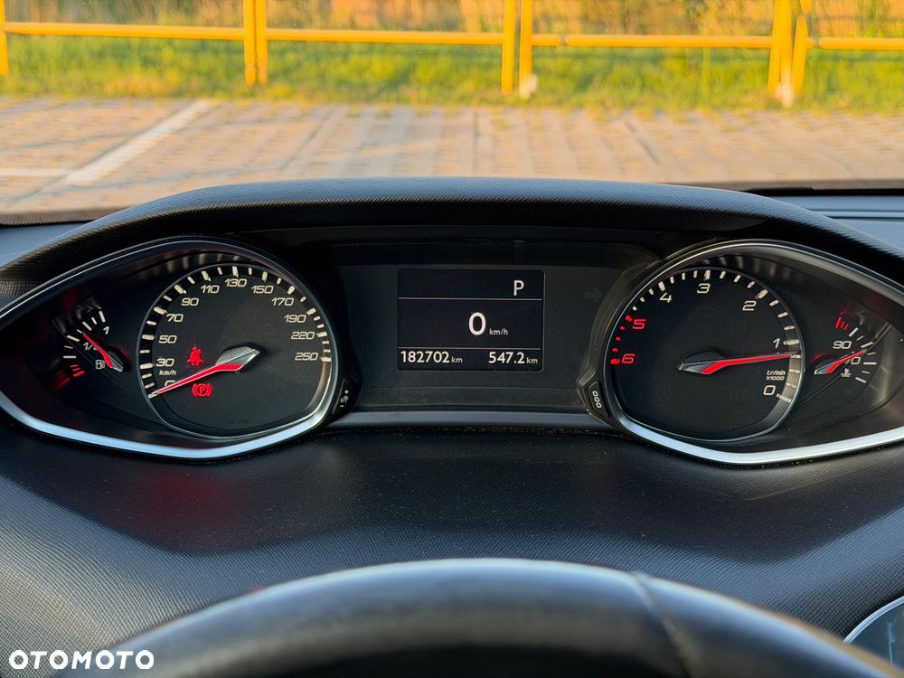 Peugeot 308 BlueHDi 150 EAT6 Stop & Start Allure - 17