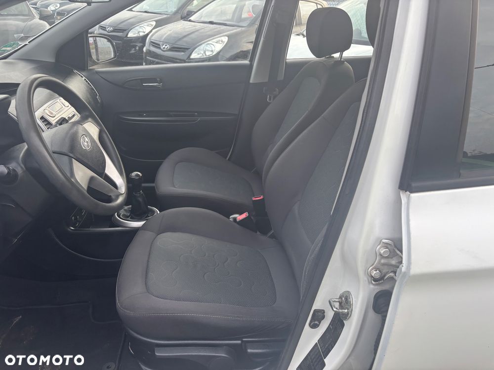 Hyundai i20 1.2 FIFA WM Edition - 22