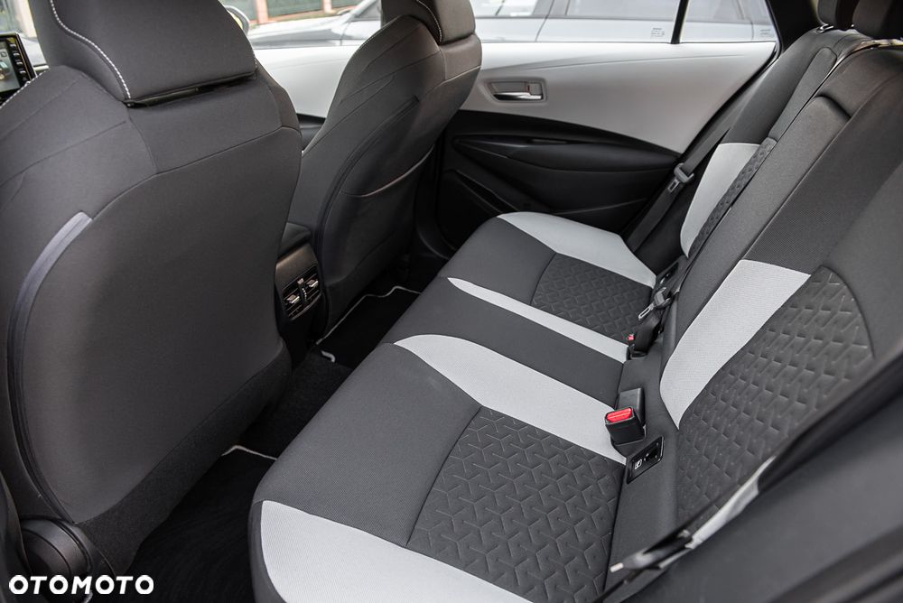 Toyota Corolla 2.0 Hybrid Trek - 26