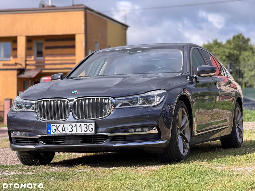BMW Seria 7 750i xDrive - 1