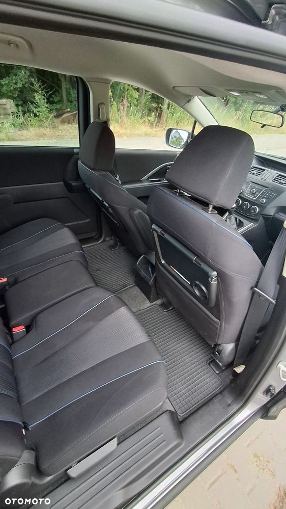 Mazda 5 - 7