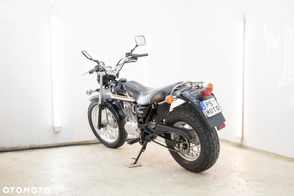 Suzuki RV - 8