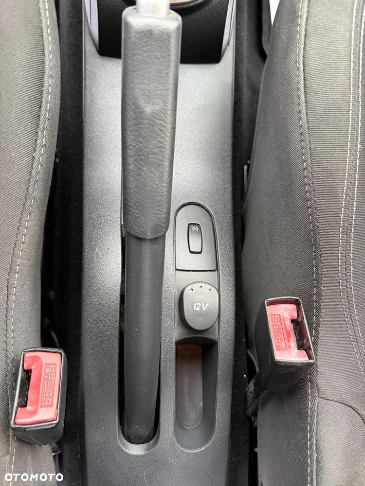 Renault Clio - 26
