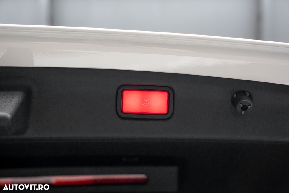 Mercedes-Benz C 300 e 9G-TRONIC AMG Line Advanced - 25