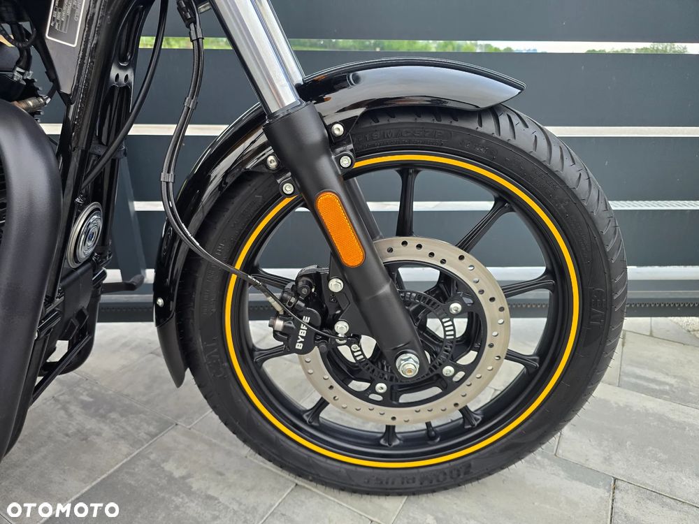 Royal Enfield Meteor - 22
