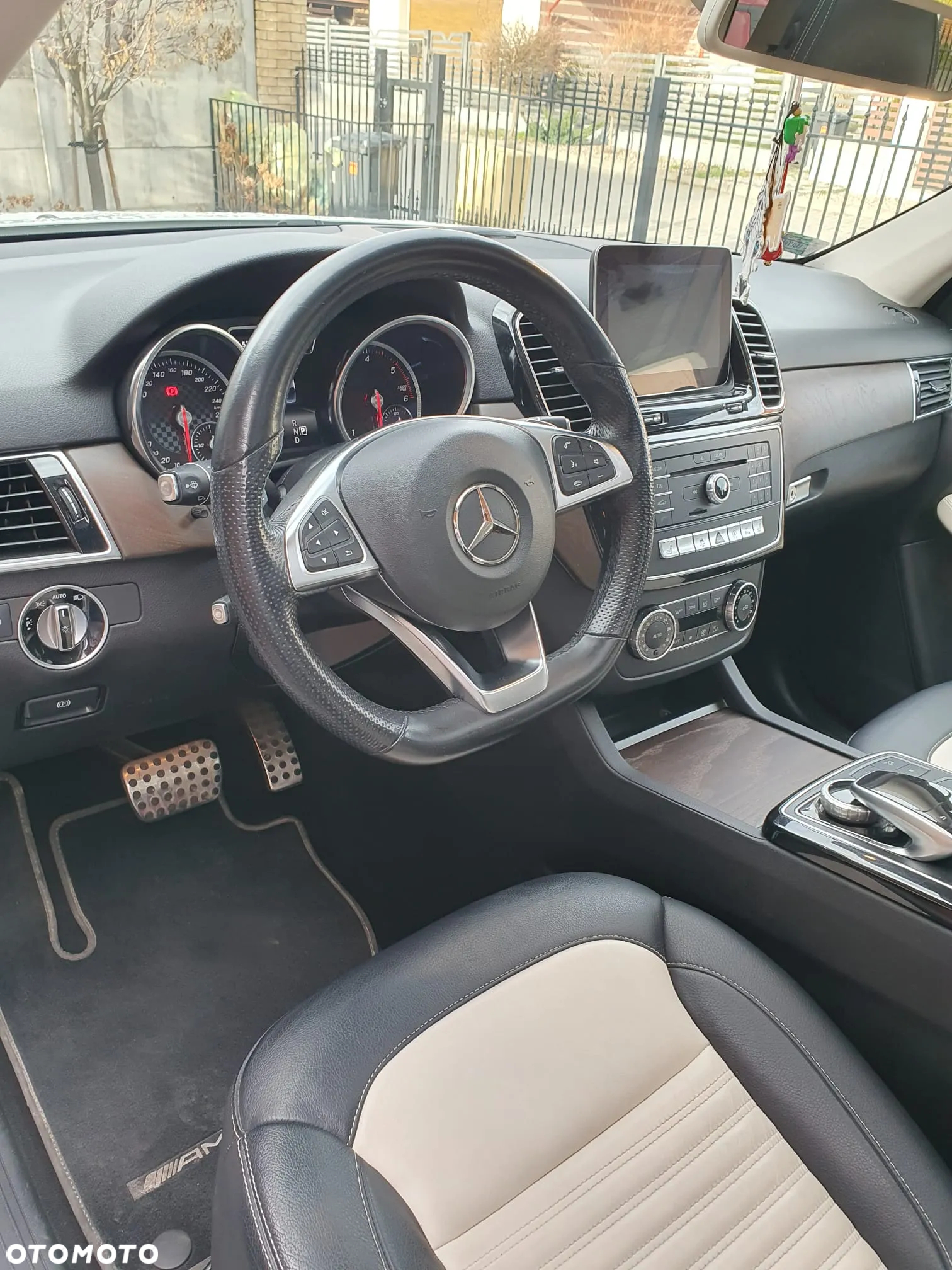 Mercedes-Benz GLE 350 d 4-Matic - 33