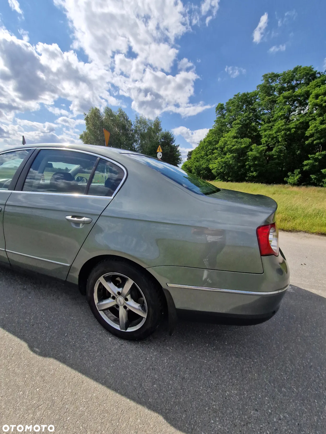 Volkswagen Passat 2.0 TDI Comfortline - 8