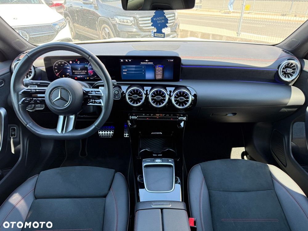 Mercedes-Benz CLA 180 AMG Line 7G-DCT - 20
