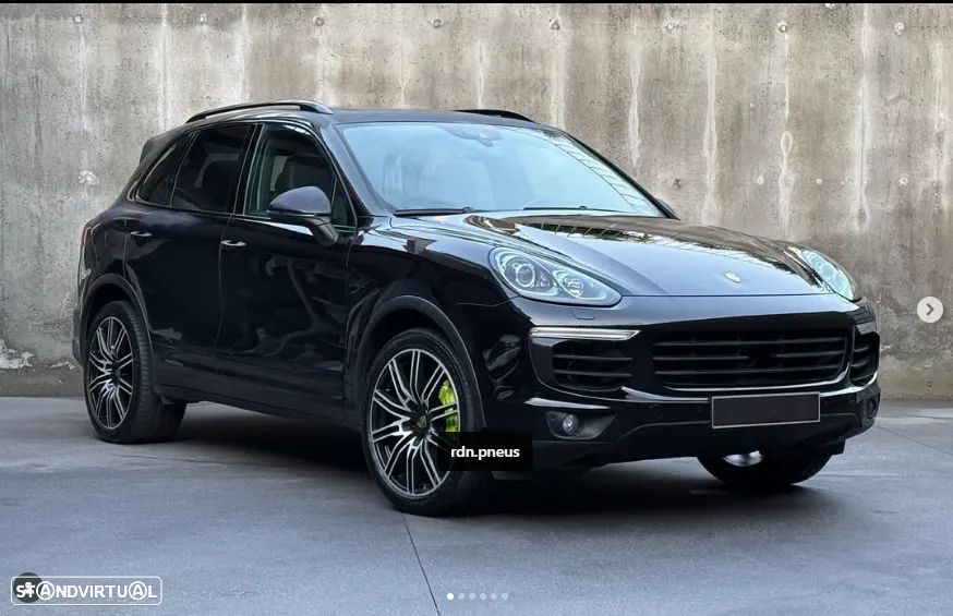 Porsche Cayenne S E-Hybrid - 1